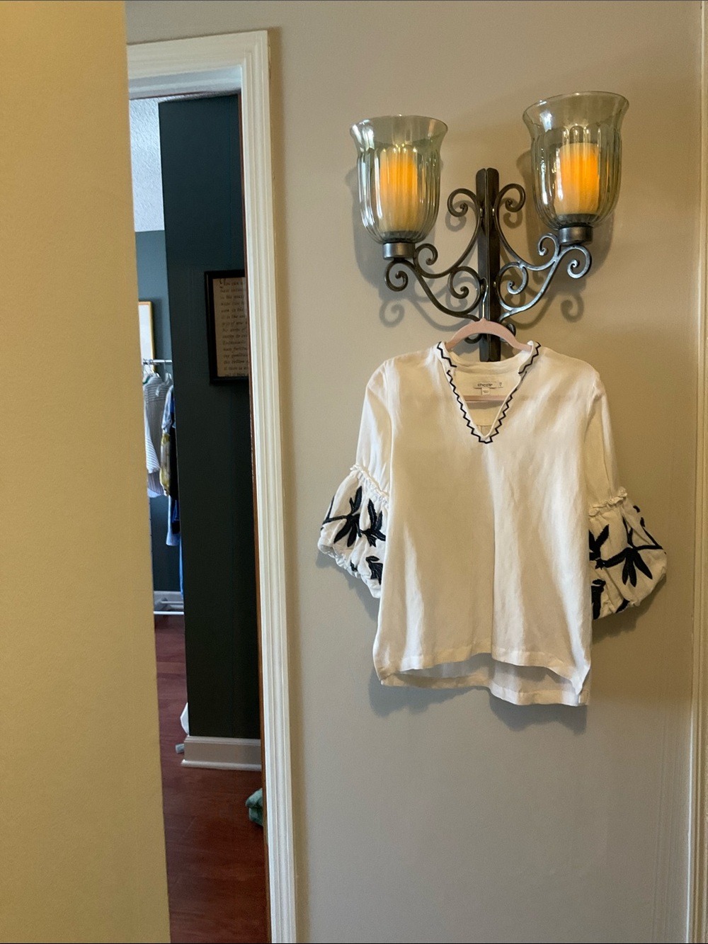 Women's White & Navy Embroidered Puff-Sleeve Boho Blouse